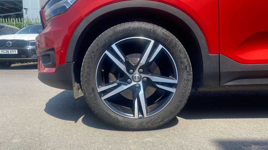 Volvo XC40 T3 Momentum 360 Cam Intellisafe Winter Red #20