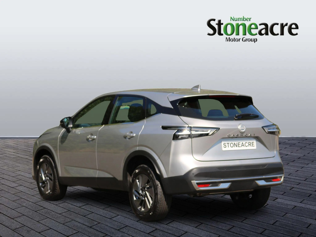 Nissan Qashqai 1.3 Dig-t Mhev Acenta Premium Euro 6 Ss  #4
