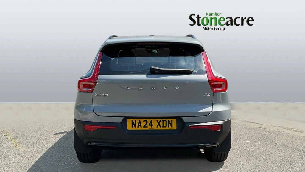 Volvo XC40 Ultra, B4 Mild Hybrid, Dark Sunroof Red #7