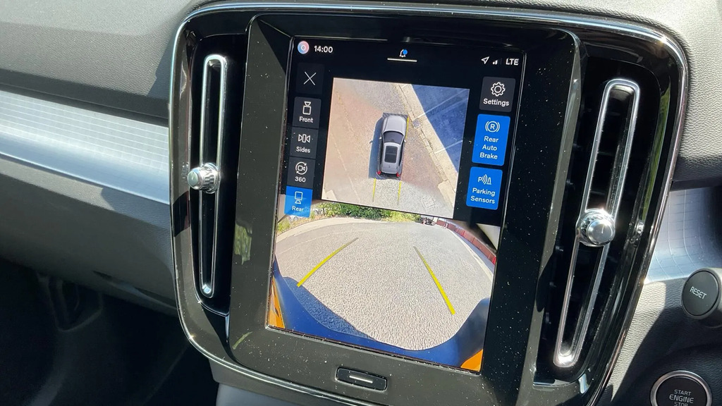 Volvo XC40 Ultra, B4 Mild Hybrid, Dark Sunroof Red #17