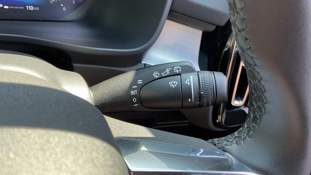 Volvo XC40 Ultra, B4 Mild Hybrid, Dark Sunroof Red #21