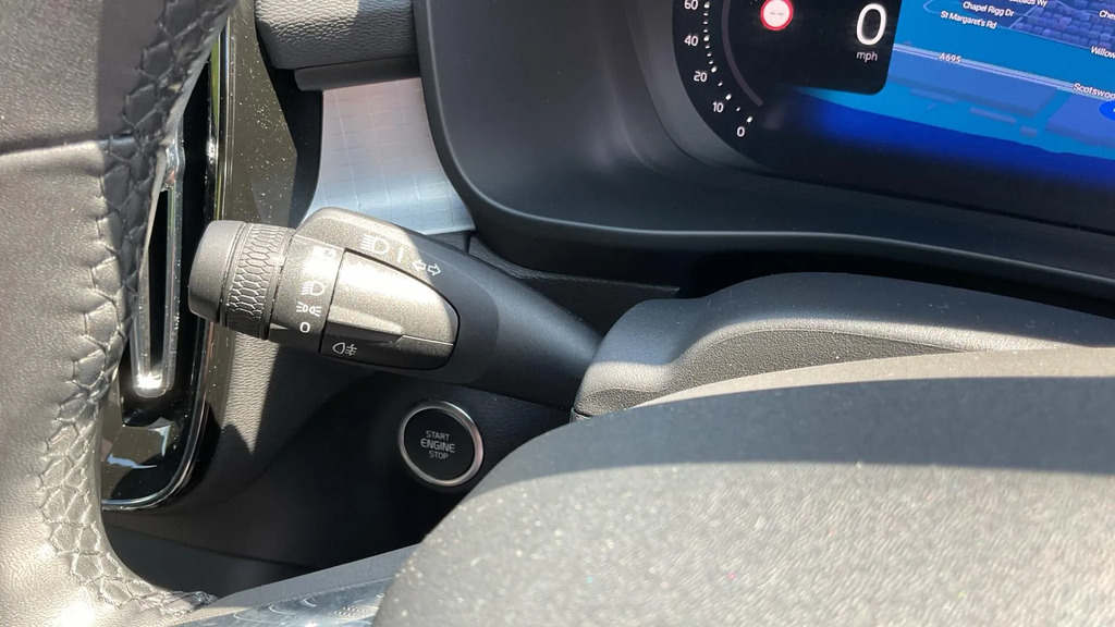 Volvo XC40 Ultra, B4 Mild Hybrid, Dark Sunroof Red #18
