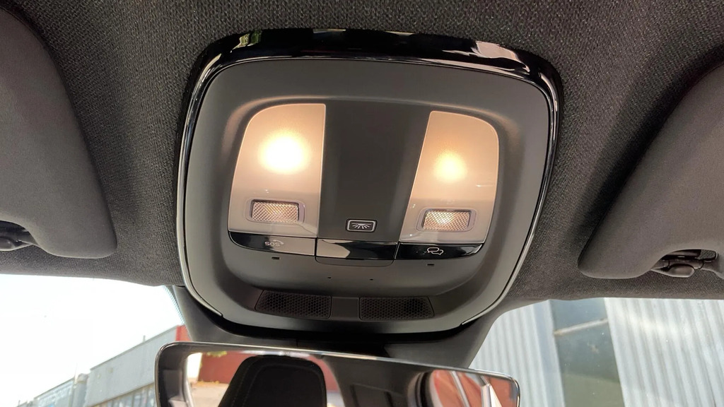 Volvo XC40 Ultra, B4 Mild Hybrid, Dark Sunroof Red #26
