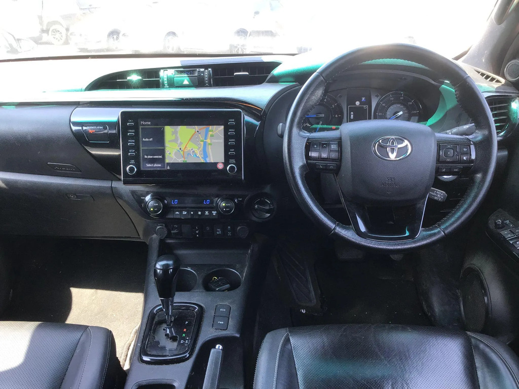 Toyota HILUX Invincible X Dcab Pick Up 2.8 D-4d Blue #6