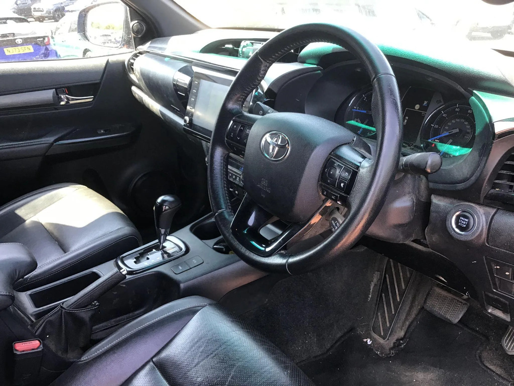 Toyota HILUX 2023 73 Brand Black #7