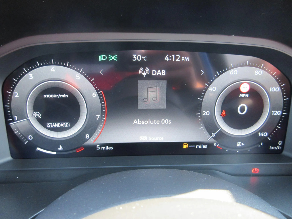 Nissan Qashqai 1.5 E-power N-connecta Glass Roof Black #26
