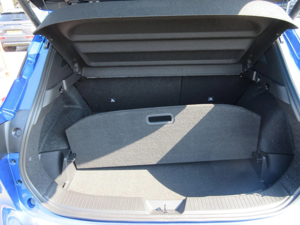 Nissan Qashqai 1.5 E-power N-connecta Glass Roof Black #12