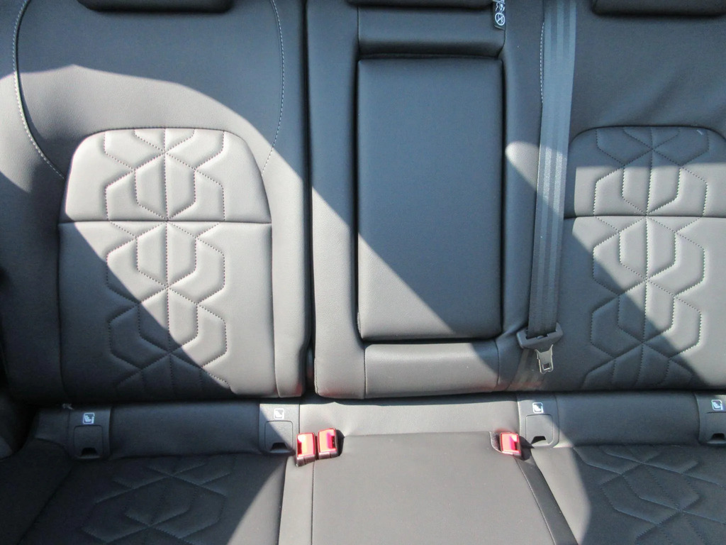 Nissan Qashqai 1.5 E-power N-connecta Glass Roof Black #17
