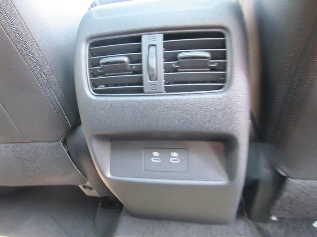 Nissan Qashqai 1.5 E-power N-connecta Glass Roof Black #15