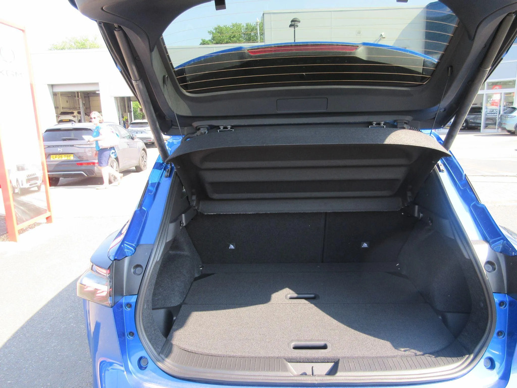 Nissan Qashqai 1.5 E-power N-connecta Glass Roof Black #11
