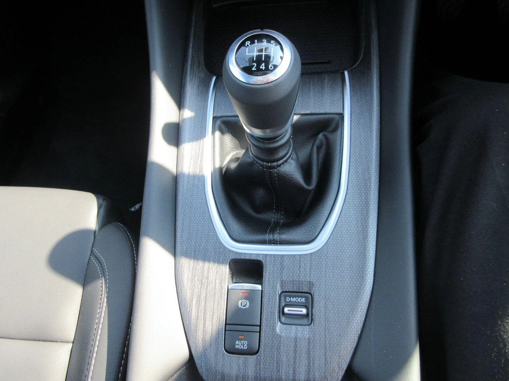 Nissan Qashqai 1.5 E-power N-connecta Glass Roof Black #32