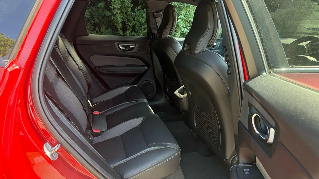 Volvo XC60 R-design, B5 Mild Hybrid #6
