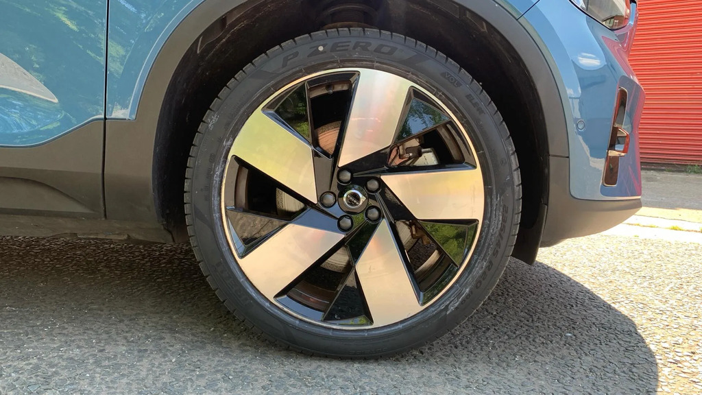 Volvo EX40 Plus Green #9