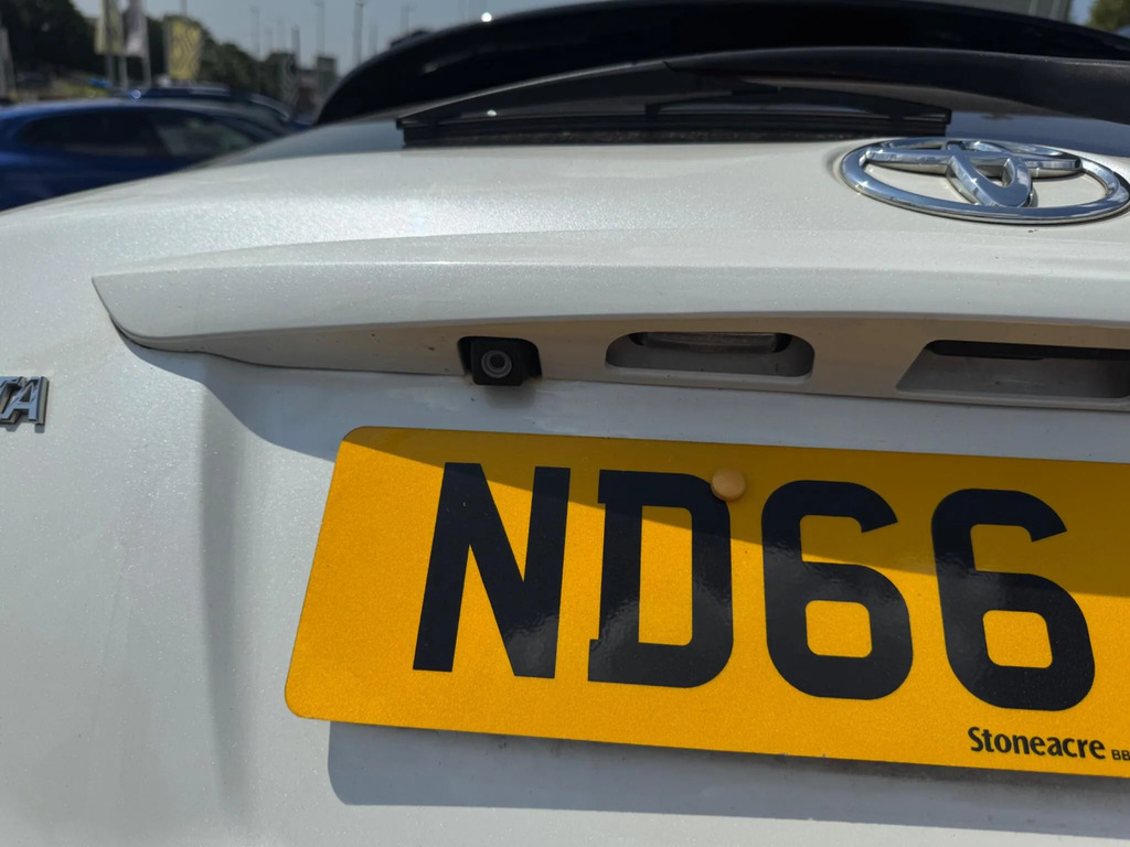 Toyota Yaris 1.0 Vvt-i Icon Hatchback Euro 6 White #16