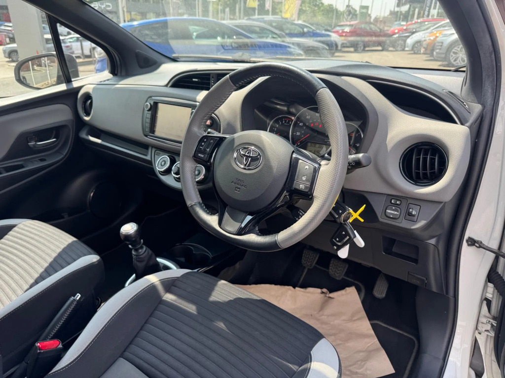 Toyota Yaris 1.33 Vvt-i Design #6