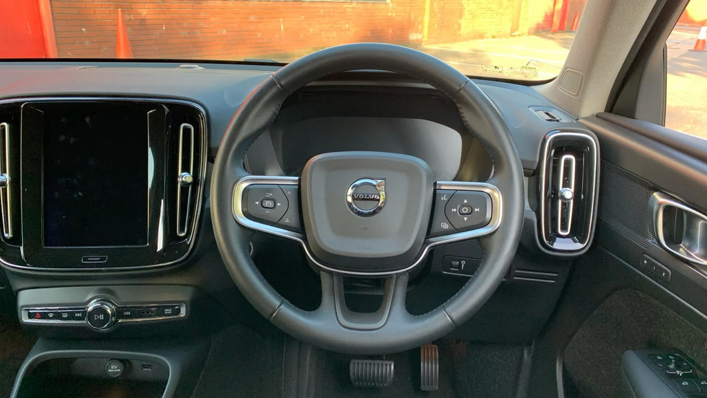 Volvo XC40 1.5 T3 163 Inscription Geartronic Estate Silver #10