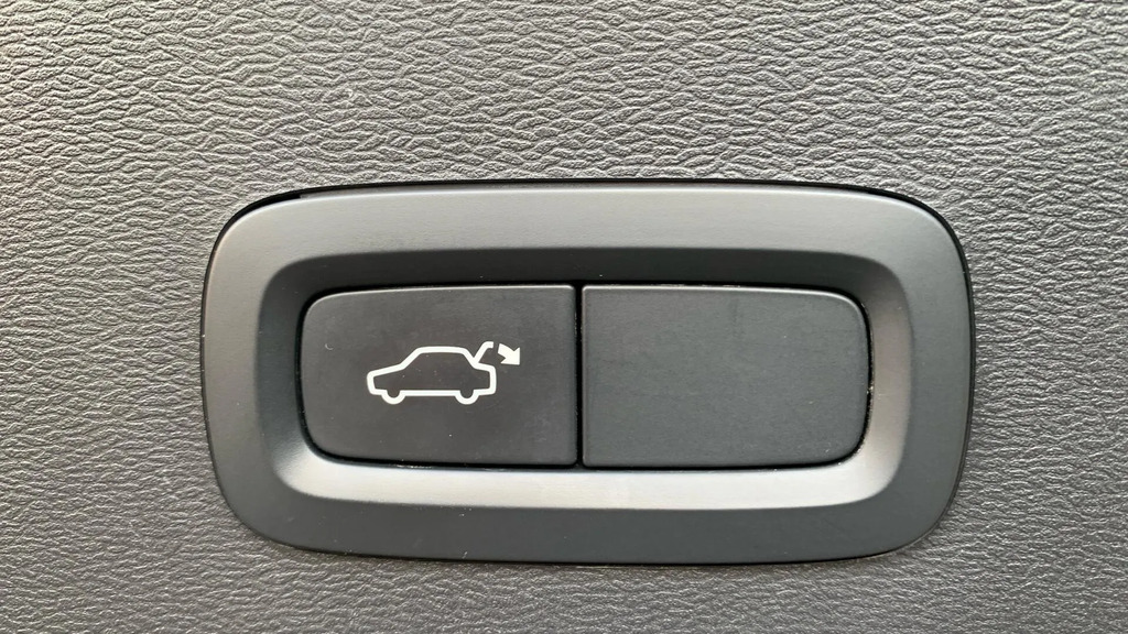 Volvo XC40 1.5 T3 163 Inscription Geartronic Estate Silver #33