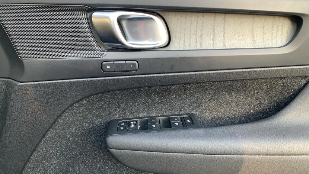 Volvo XC40 1.5 T3 163 Inscription Geartronic Estate Silver #27