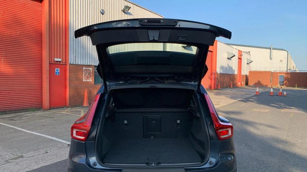 Volvo XC40 1.5 T3 163 Inscription Geartronic Estate Silver #13