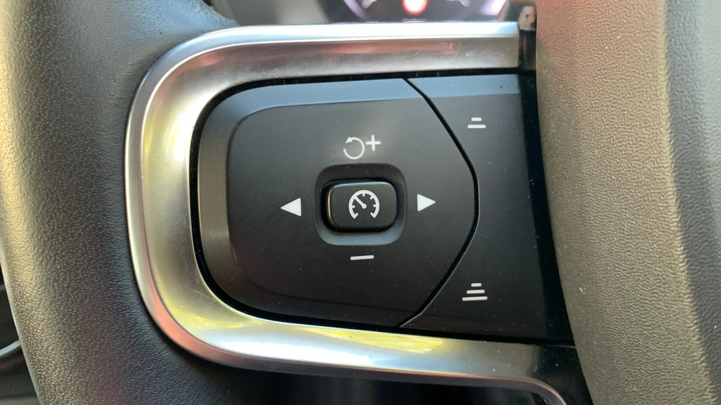 Volvo XC40 1.5 T3 163 Inscription Geartronic Estate Silver #19
