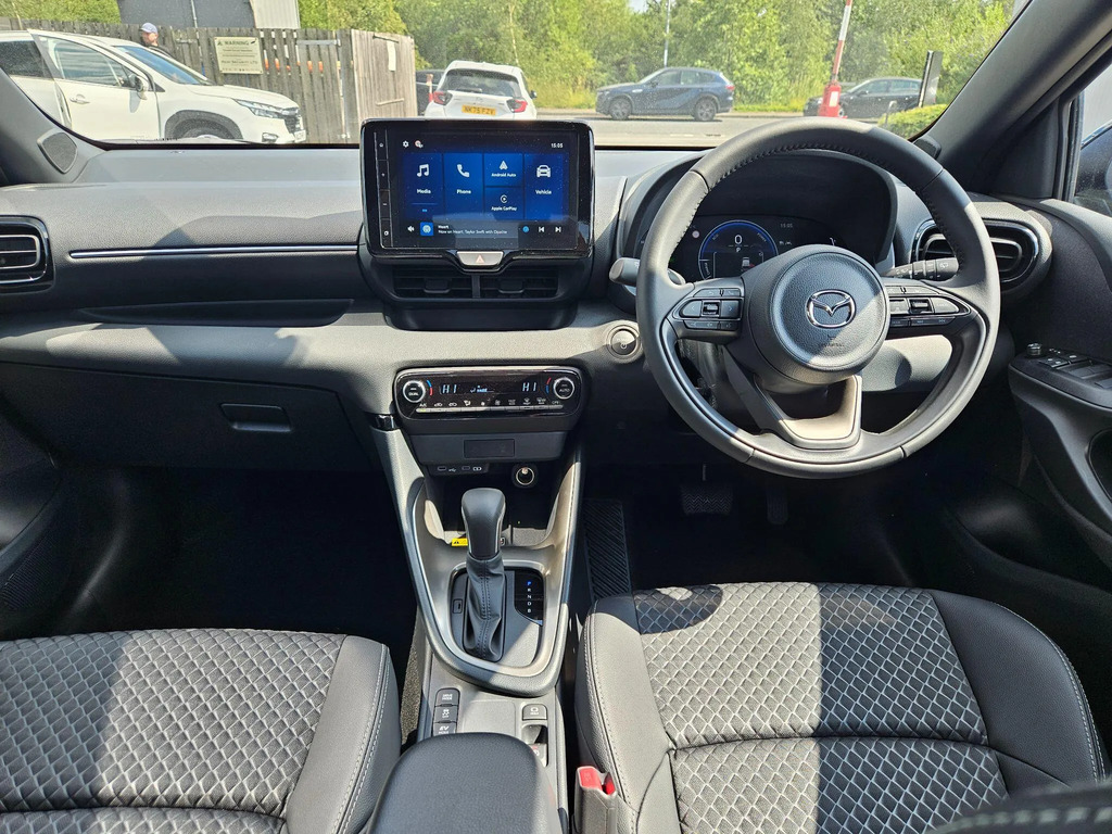 Mazda 2 Exclusive Line #11