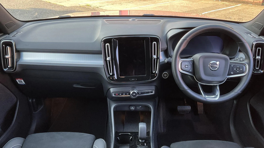 Volvo XC40 2.0 B4p Plus Dark  #5