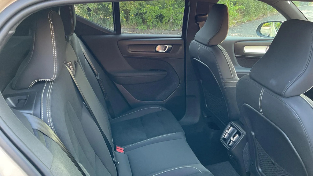 Volvo XC40 2.0 B4p Plus Dark  #6