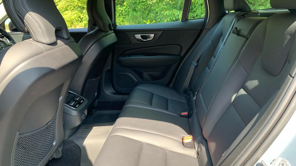 Volvo V60 2L Core Black #31