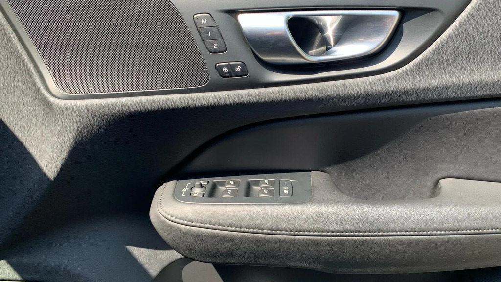Volvo V60 2L Core Black #27