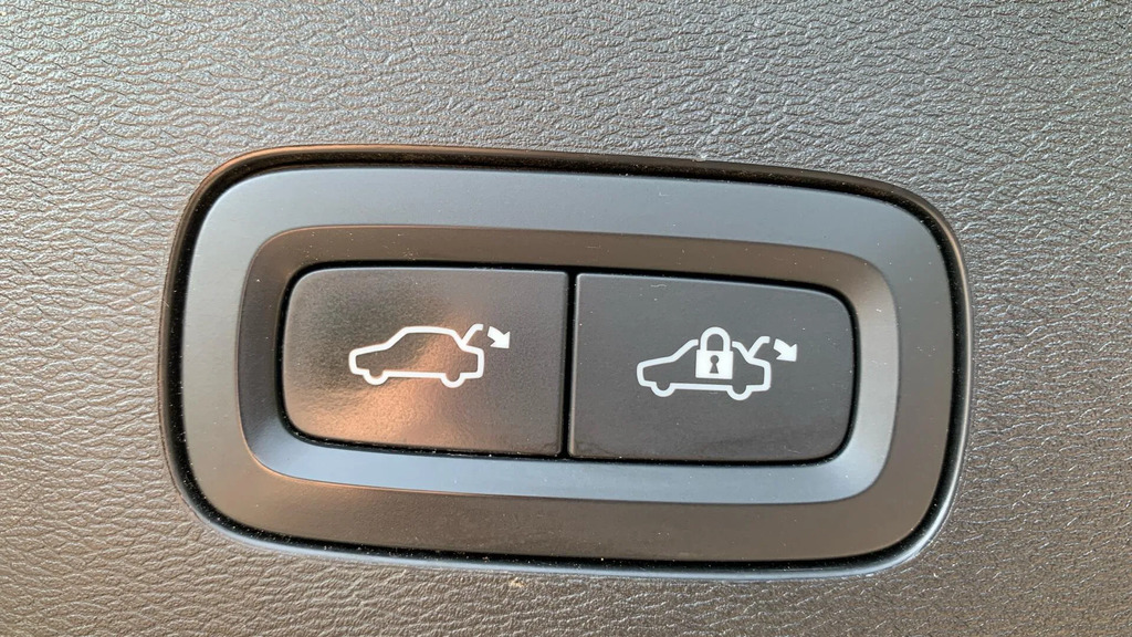 Volvo V60 2L Core Black #33