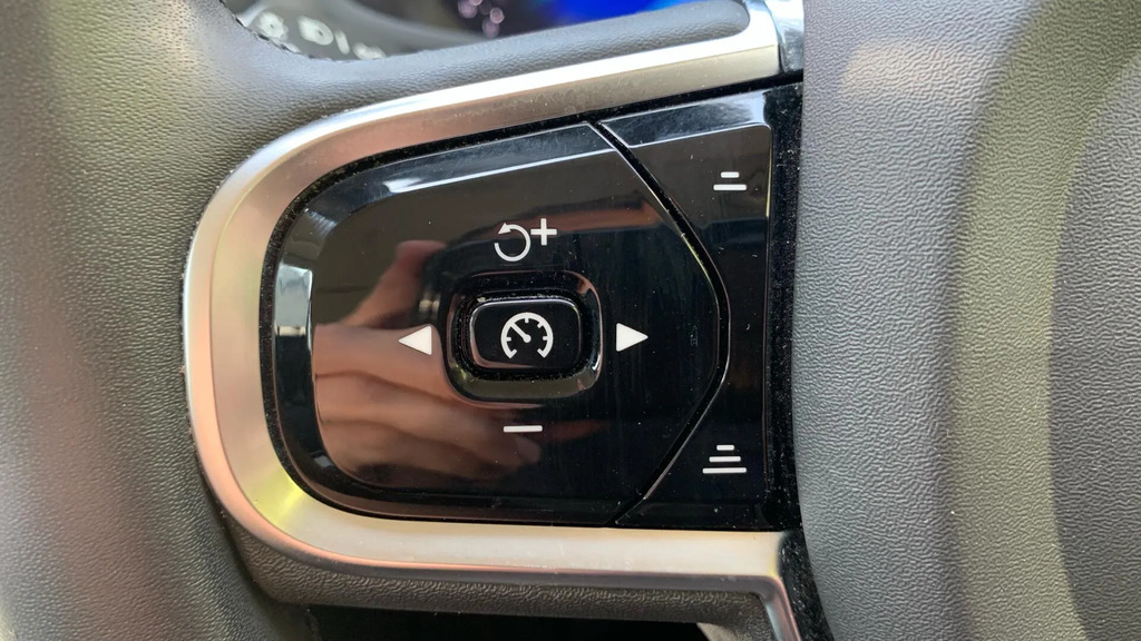 Volvo V60 2L Core Black #19