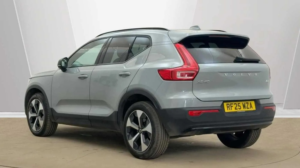 Volvo XC40 2.0 B4p Plus Dark #3