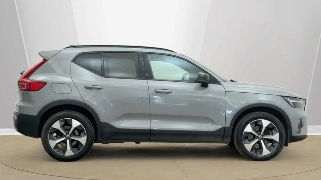 Volvo XC40 2.0 B4p Plus Dark #2