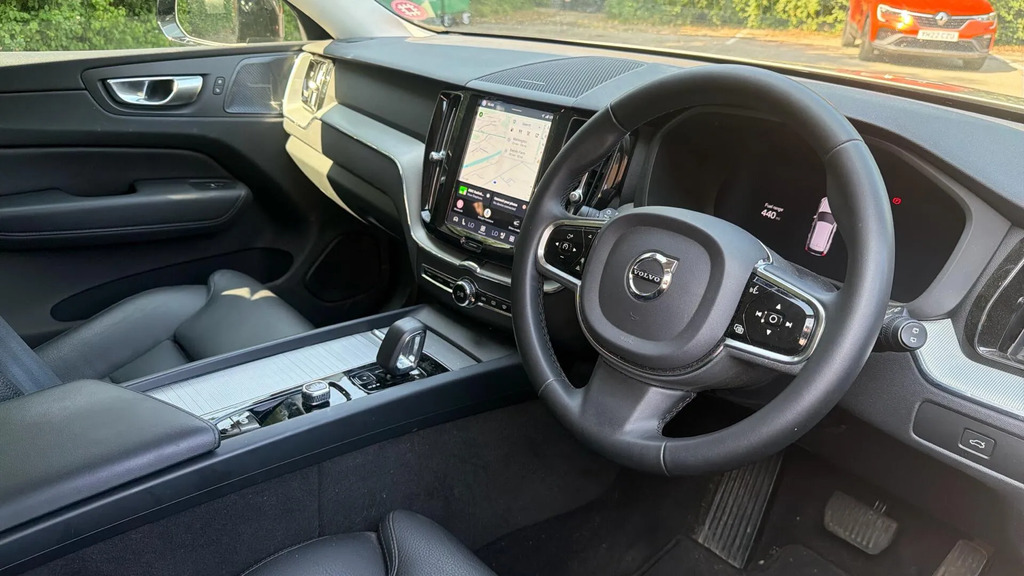 Volvo XC60 Plus Dark B5 250 Hp YR73XPL #4