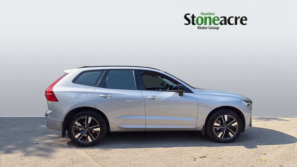 Volvo XC60 Plus Dark B5 250 Hp YR73XPL #3