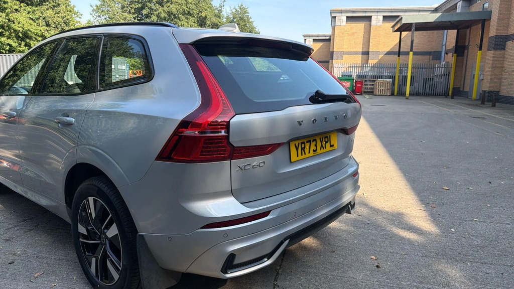 Volvo XC60 Plus Dark B5 250 Hp  #3
