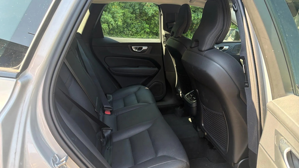 Volvo XC60 Plus Dark B5 250 Hp YR73XPL #6