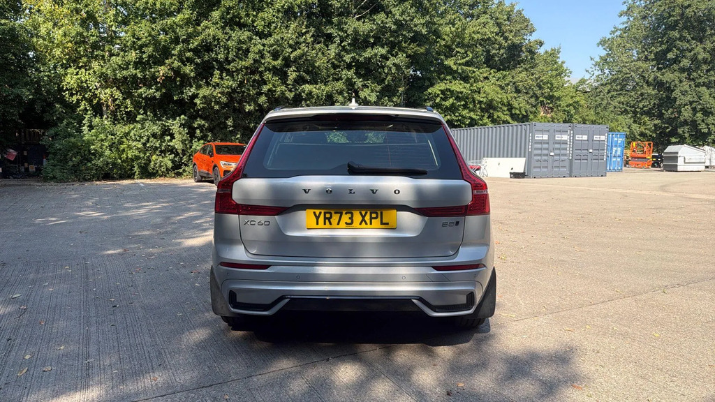 Volvo XC60 Plus Dark B5 250 Hp  #5