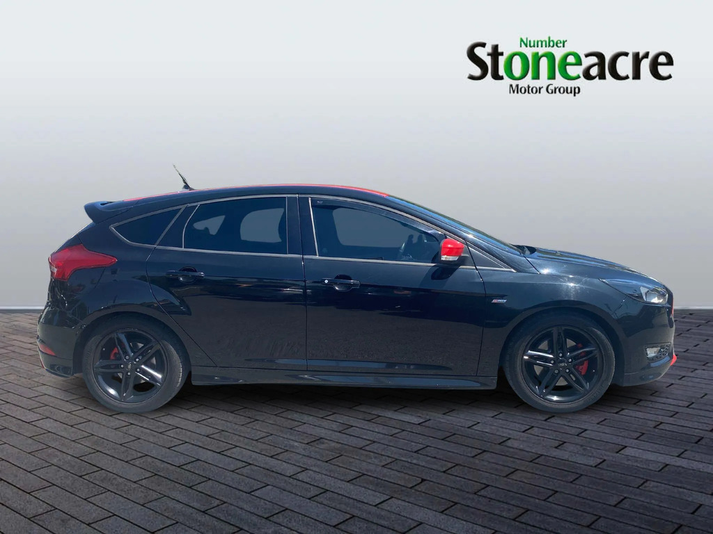 Ford Focus Hatchback Red #7