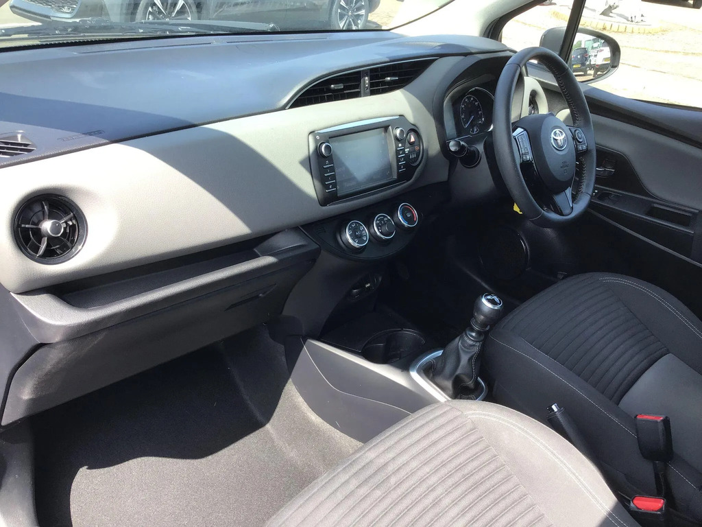 Toyota Yaris 1.5 Vvt-i Icon  #5
