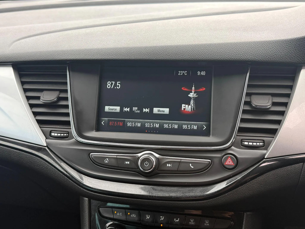 Vauxhall Astra Hatchback White #29