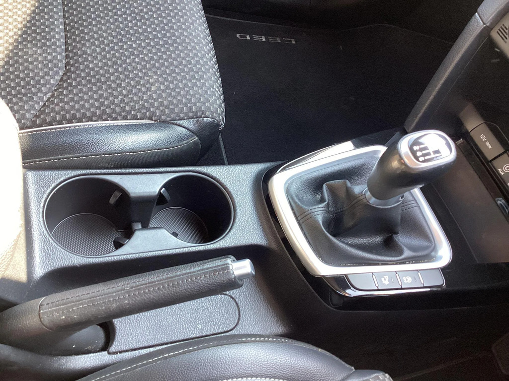 Kia Ceed Black #18