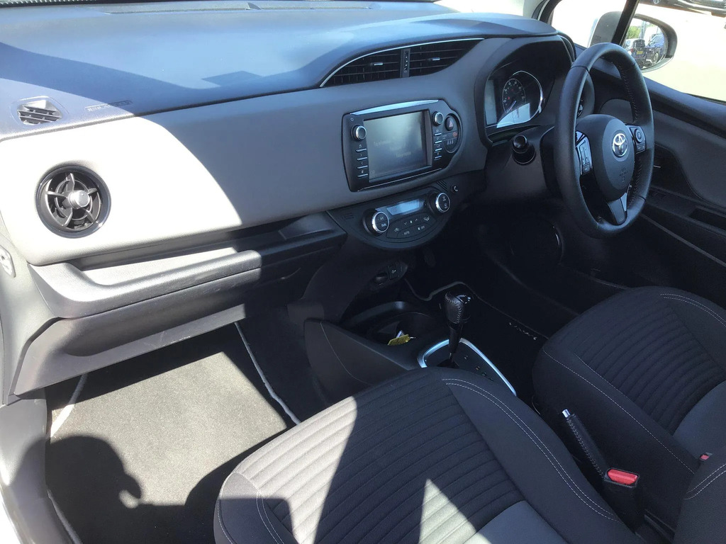 Toyota Yaris 1.5 Vvt-h Icon Tech Hatchback Hybrid E-  #5