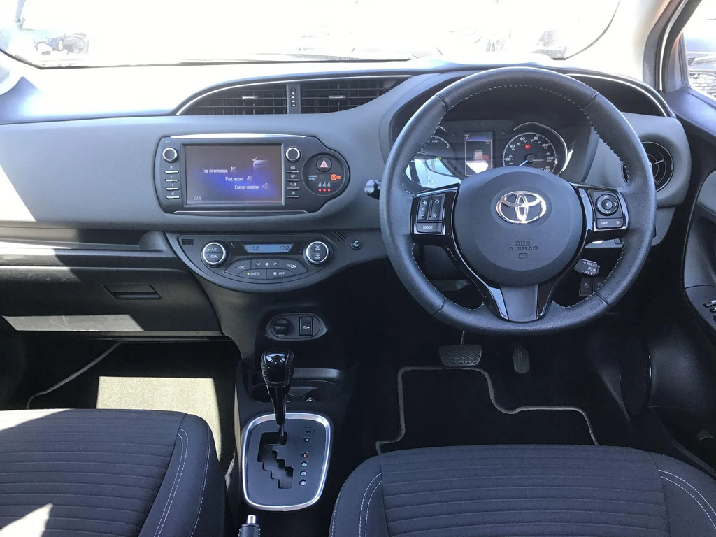 Toyota Yaris 1.5 Vvt-h Icon Tech Hatchback Hybrid E-  #6