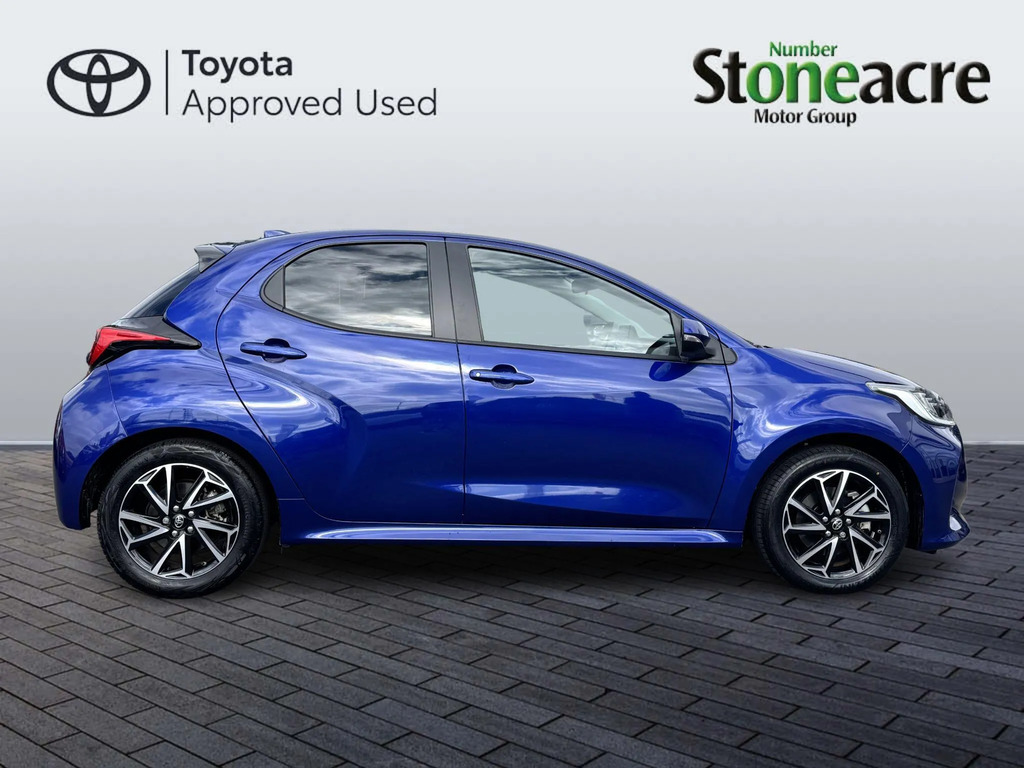 Toyota Yaris 1.5 Hybrid Design Cvt  #2