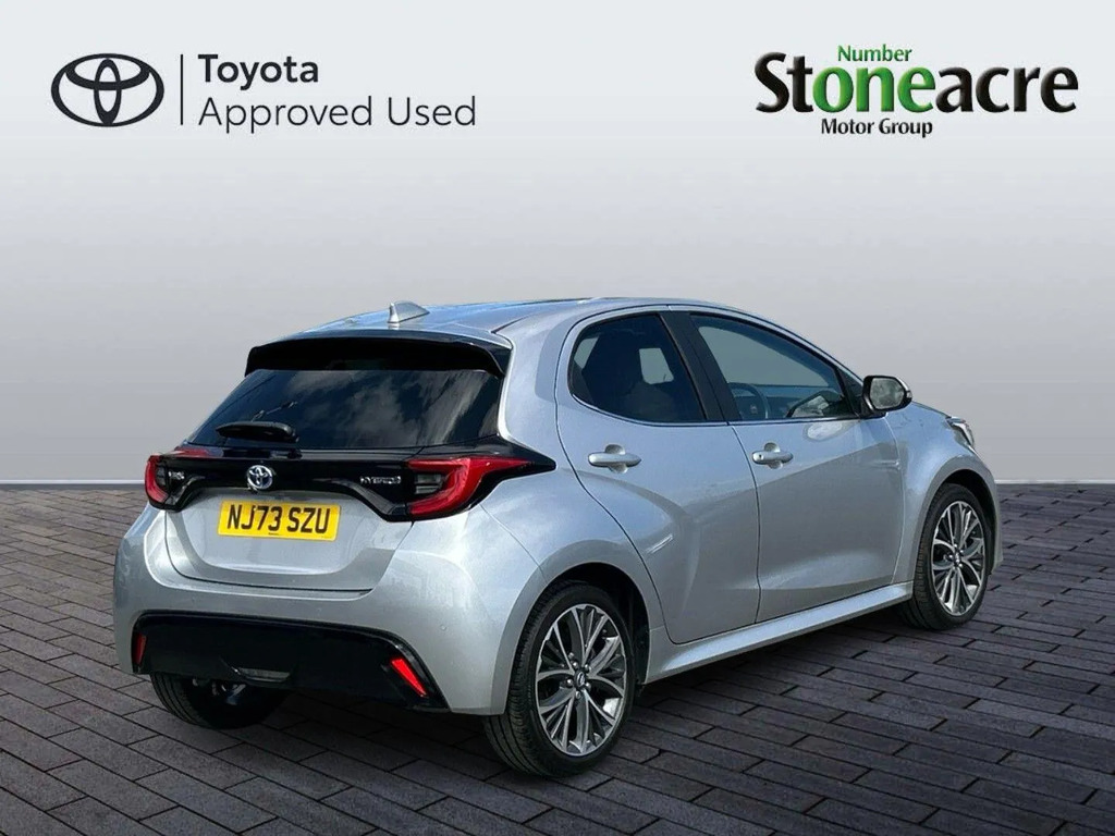 Toyota Yaris 1.5 Hybrid Excel Cvt #3