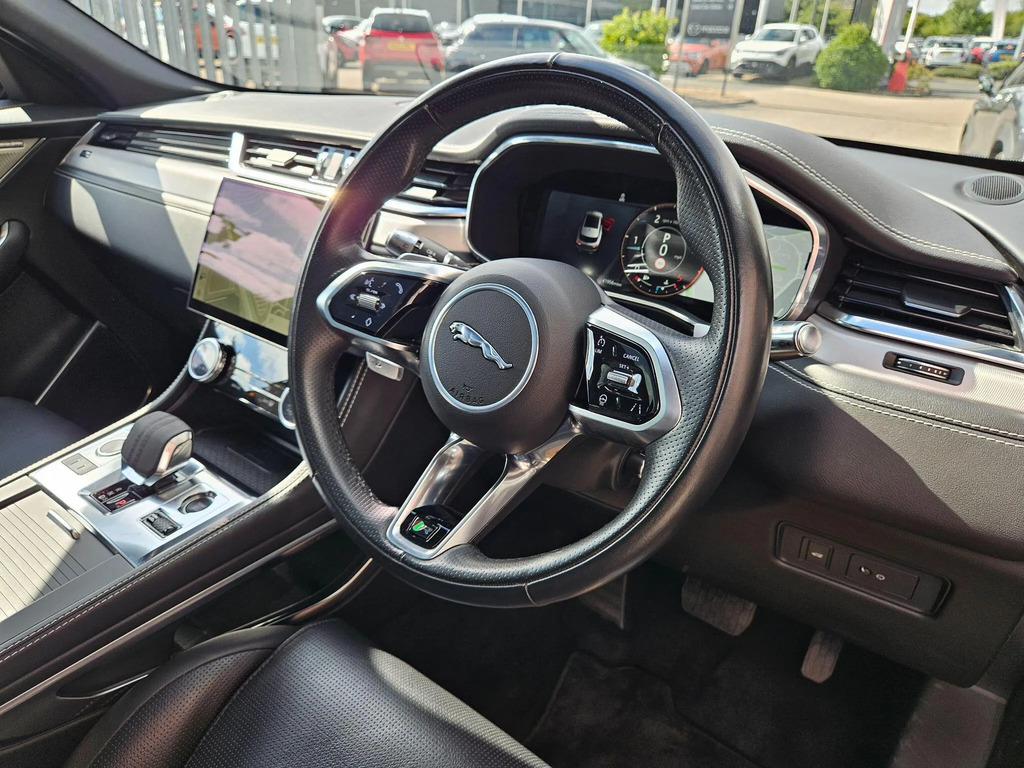 Jaguar F-Pace R-dynamic S Blue #11