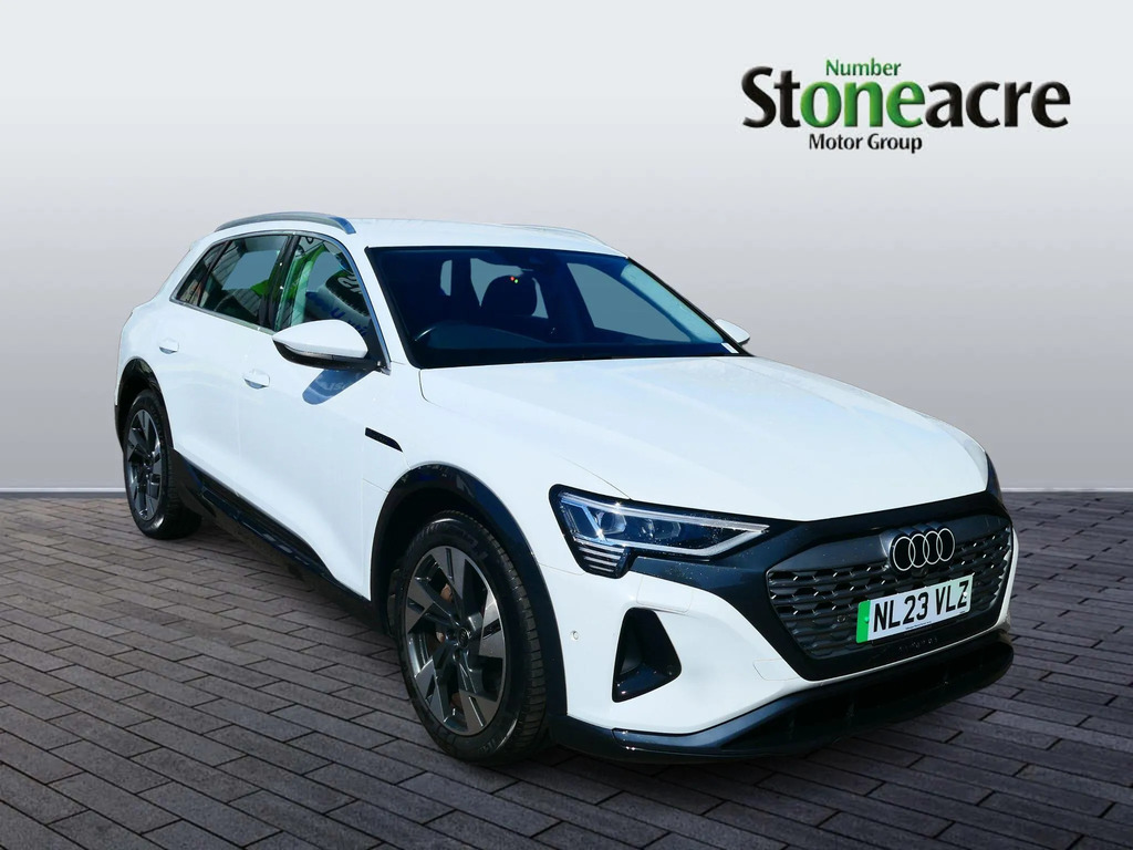 Audi Q8 e tron 50 Sport Quattro 95Kwh 11Kw Charger