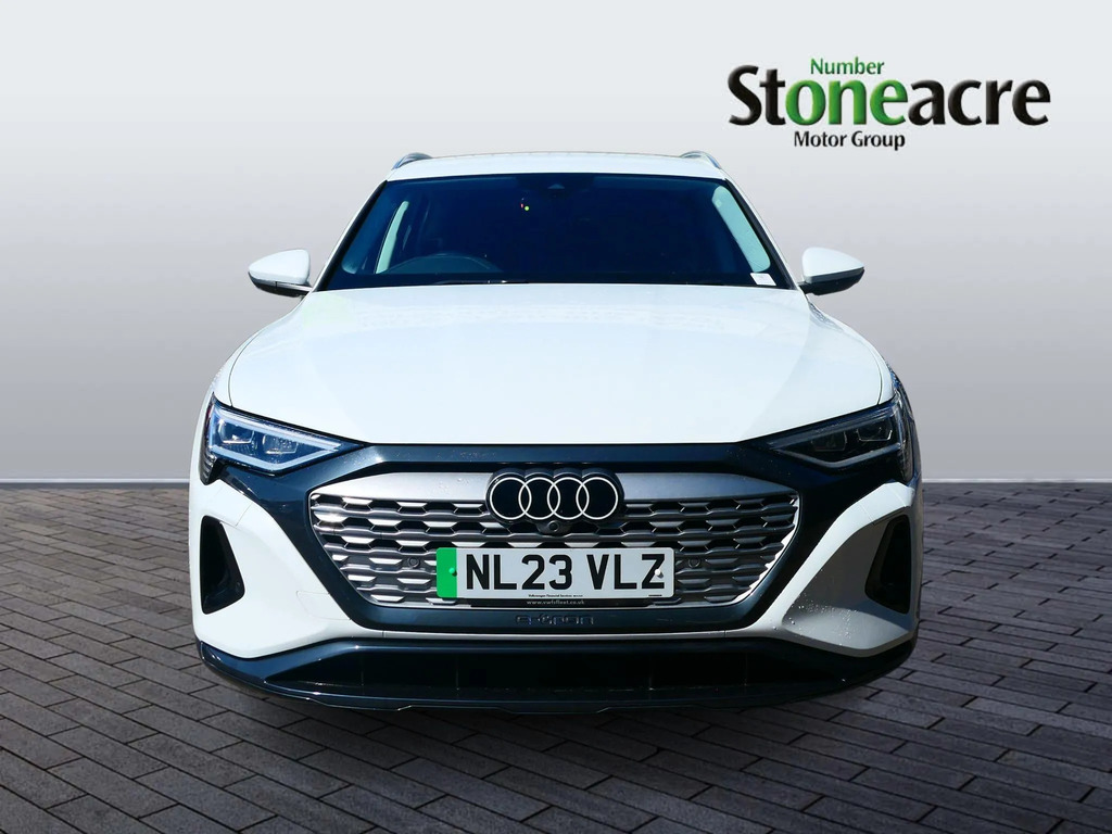 Audi Q8 e tron 50 Sport Quattro 95Kwh 11Kw Charger #2