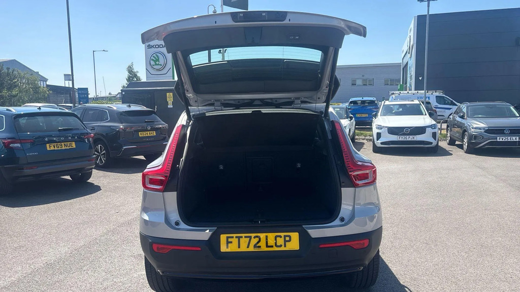 Volvo XC40 2.0 B3p Plus Dark #3